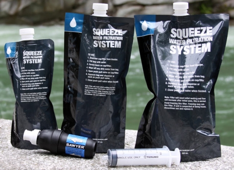Sawyer Squeeze mylar bag water filtration system 16 32 64 oz bag